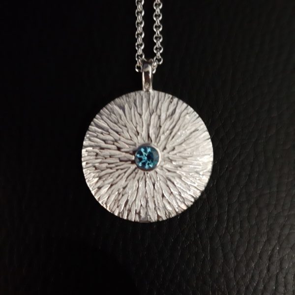 rippled disc pendant